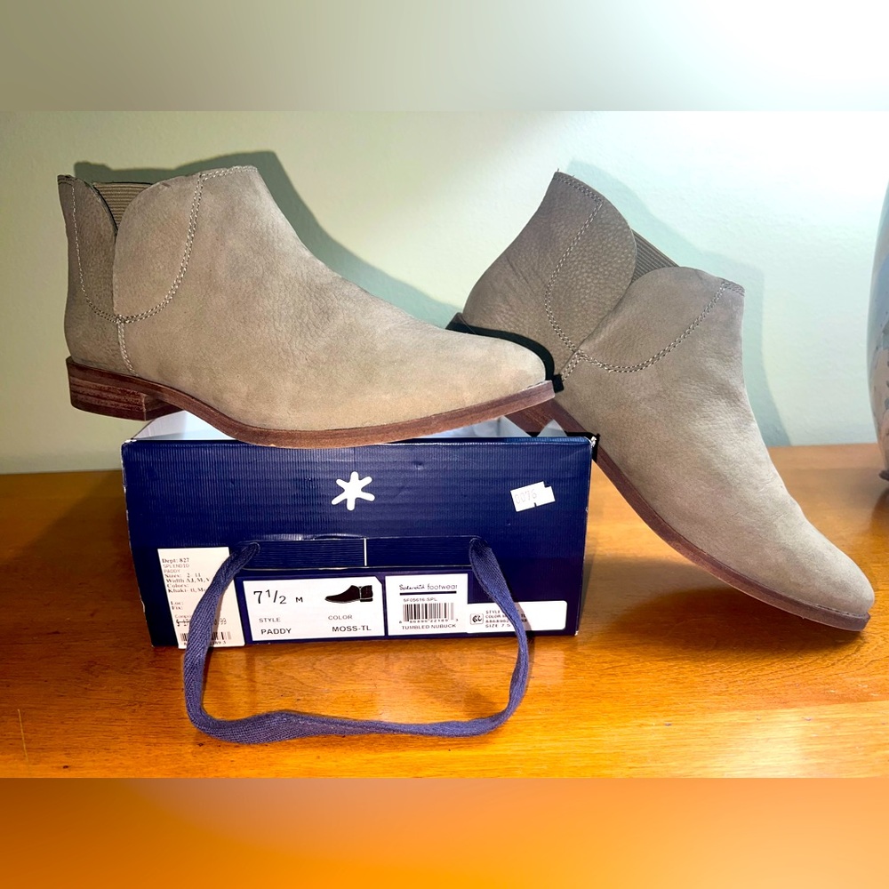 Boot Shoes 🥾 Splendid Moss Color size 7.5